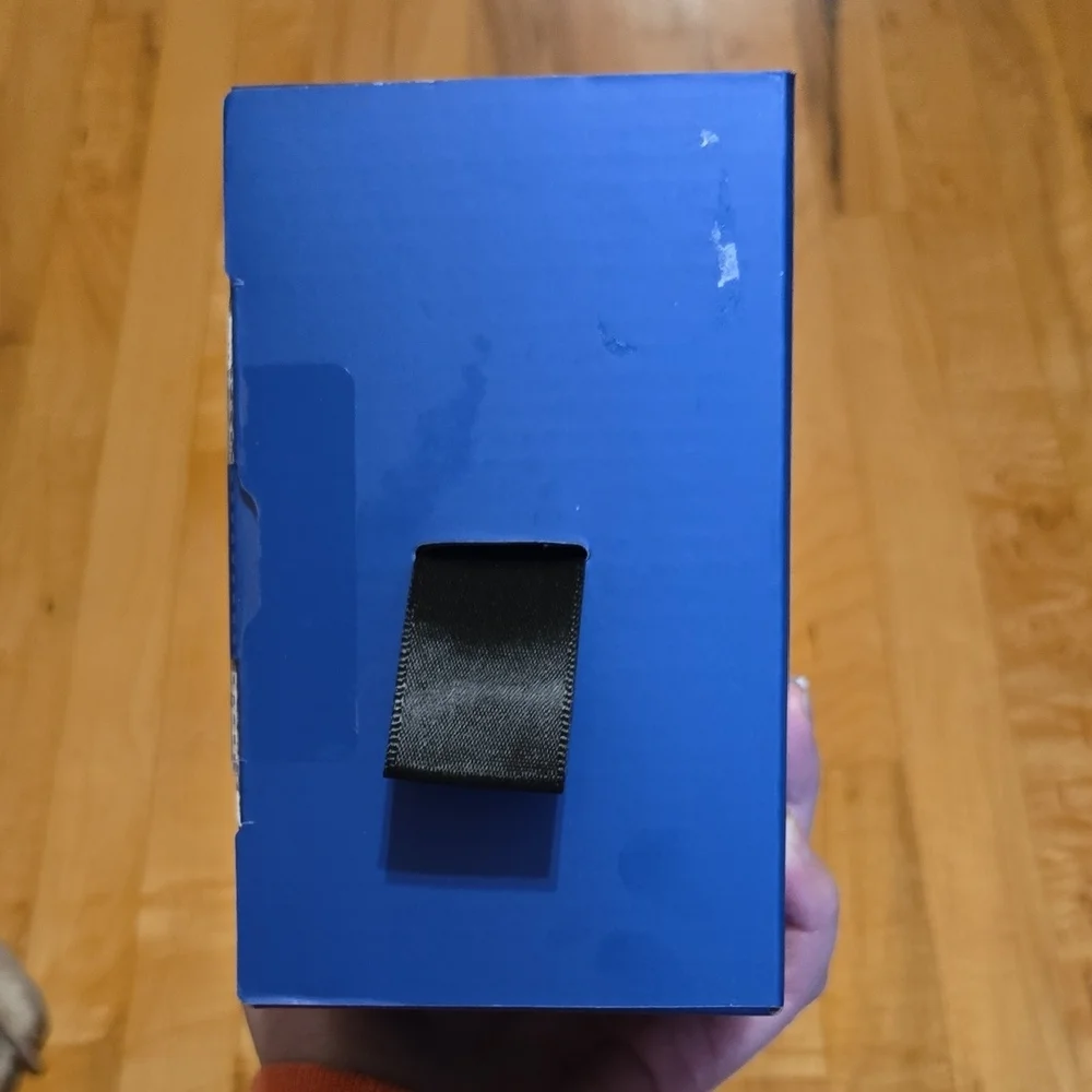 Razer Quick Charging Stand for PS5 DualSense - Black and Blue - Picture 5 of 6